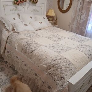 Floral Patchwork Quilt! Purples..creams..whites And Pinks..QUEEN SIZE